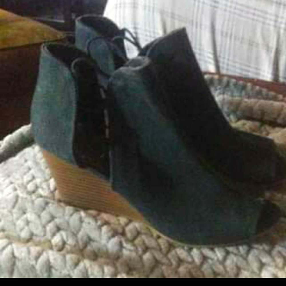 Ladies denim wedge peep toe shoes